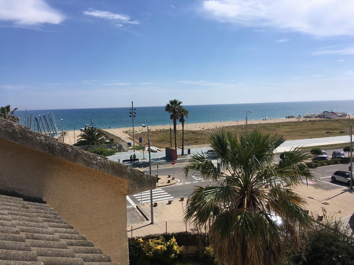 Beach House Castelldefels Eksteriør bilde